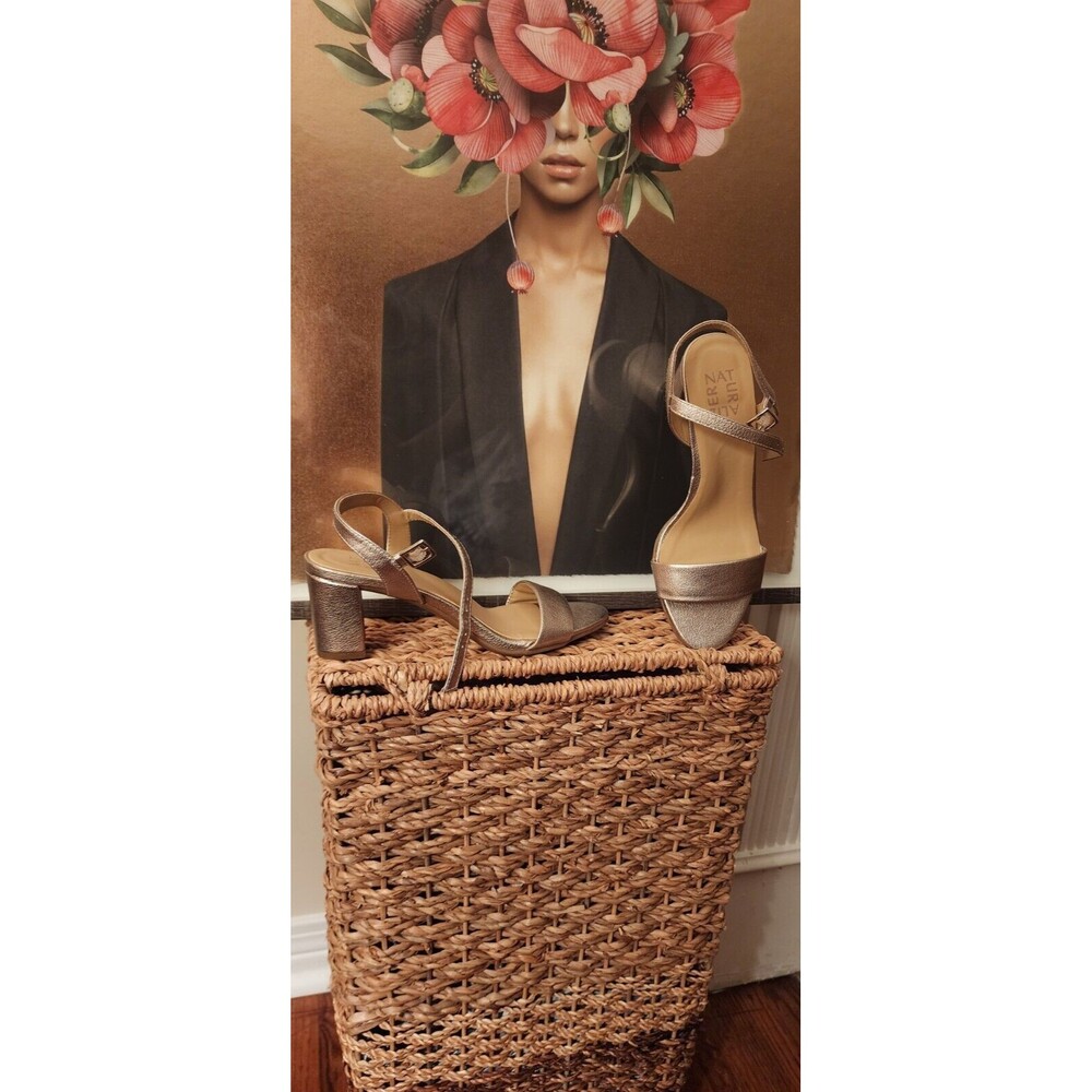 NATURALIZER Bristol Gold Ankle Strap Sandals Women's Sz 6